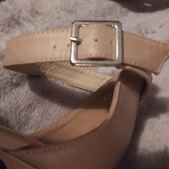 Strappy Heeled Sandals - Picture 6 of 8